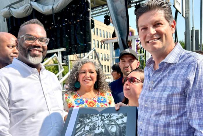 Se reúne Alfonso Martínez con Brandon Johnson, alcalde de Chicago