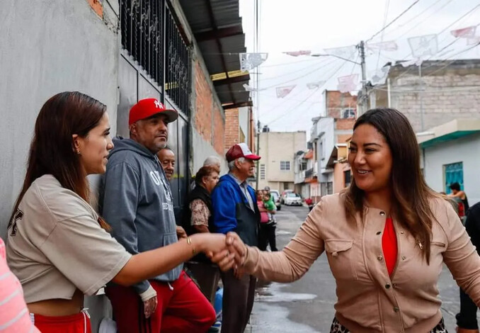 Se reúne Mónica Valdez con las familias de las localidades El Pueblito y Anáhuac