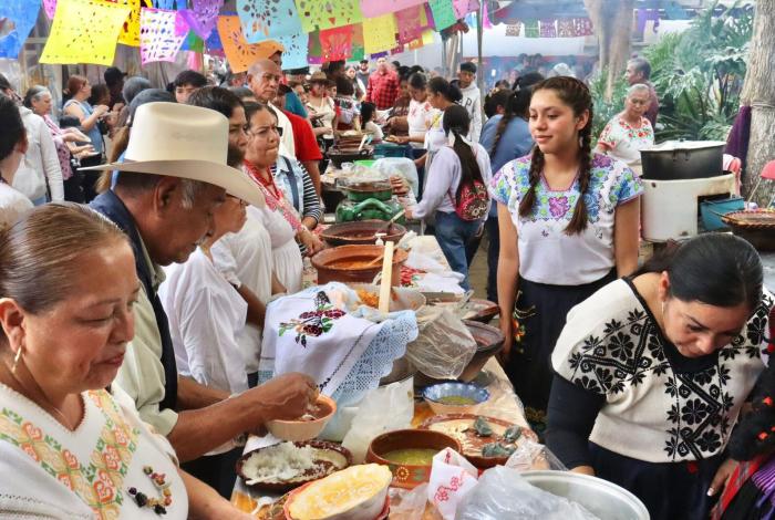 Sectur reconoce el legado de las cocineras y cocineros tradicionales en Uruapan