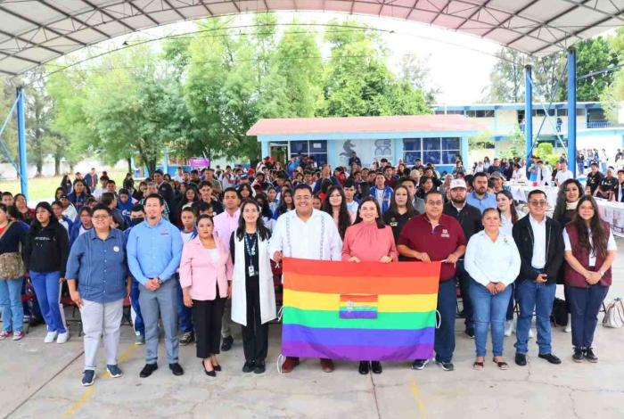 Sedebi fomenta la educación sexual en juventudes del Cobaem
