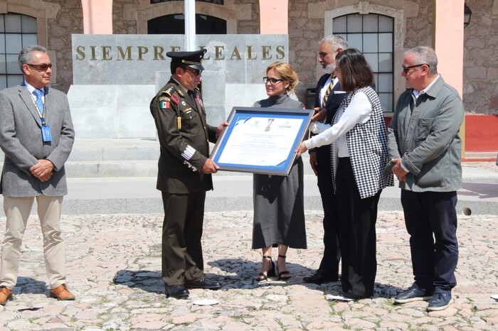 Sedena recibe Medalla al Mérito Cívico de Seguridad Ciudadana