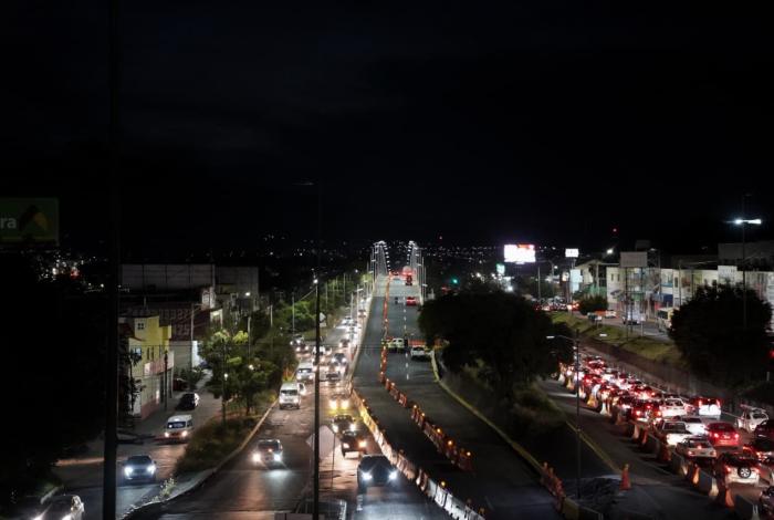 Segundo puente elevado del mercado de abastos, listo el 15 de enero