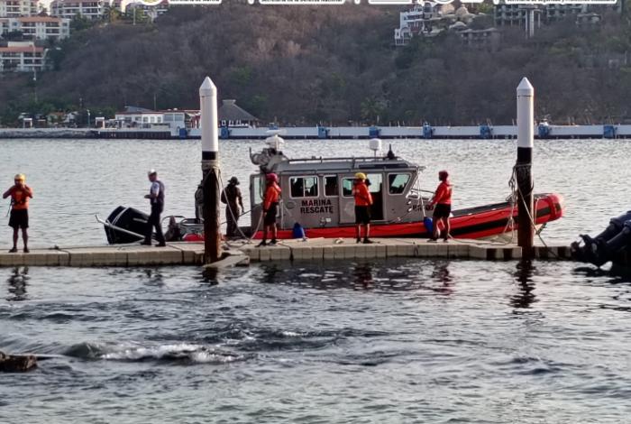 Semar asegura paquetes de cocaína flotando frente a las costas de Huatulco