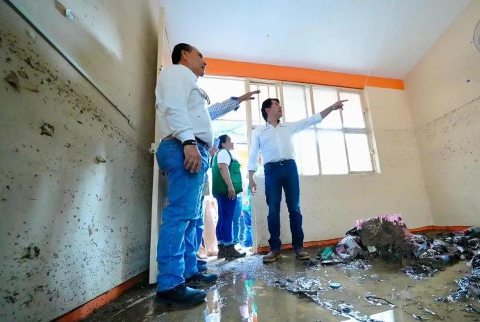 SEP asegura mobiliario para escuelas afectadas tras lluvias