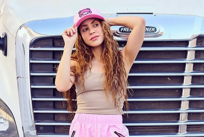 Shakira se recupera tras caída en show como una reina