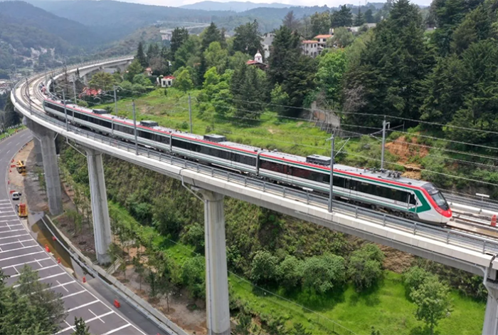 Sheinbaum anuncia apertura del tren México-Toluca en enero de 2026, tras 11 años de obra