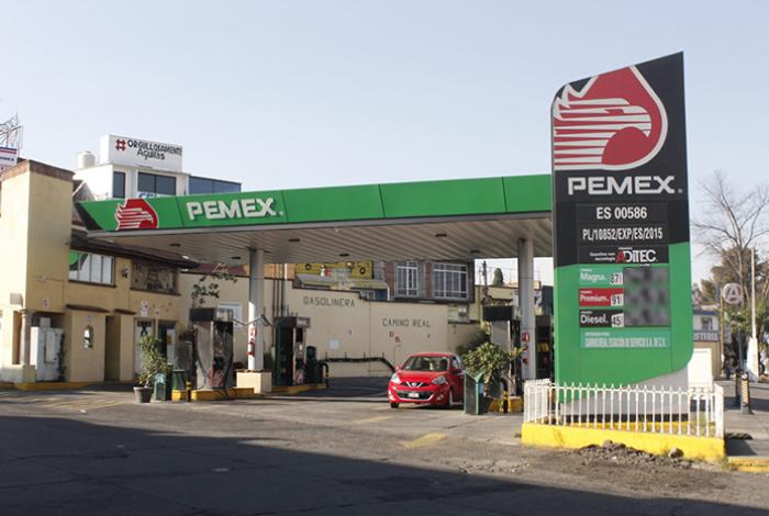 Sheinbaum anuncia que renovará acuerdo para que gasolina se mantenga en 24 pesos