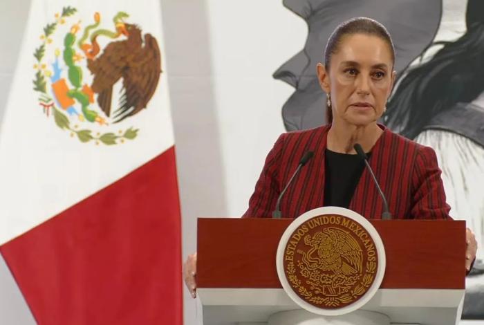 Sheinbaum discute remesas y seguridad con embajador de EU