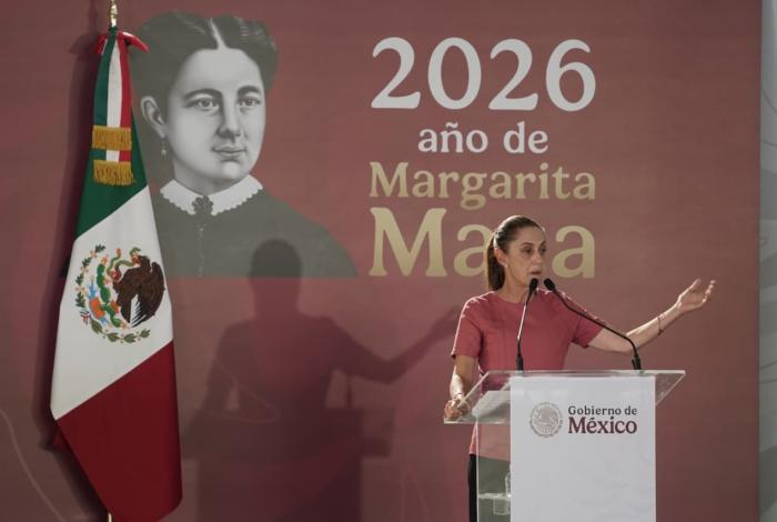 Sheinbaum entrega tarjetas de programas sociales en Morelia