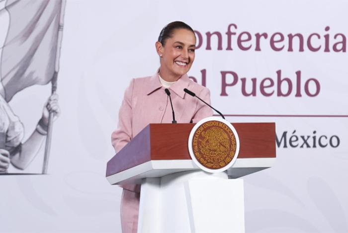 Sheinbaum extiende la beca Gertrudis Bocanegra a universitario de la Rosario Castellanos en el país