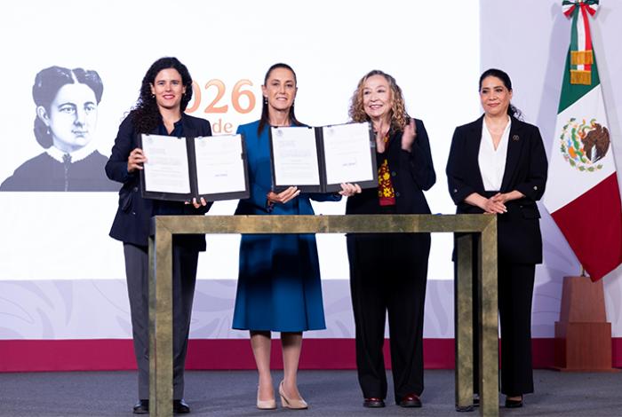 Sheinbaum firma iniciativa para homologar la investigación del feminicidio a nivel nacional