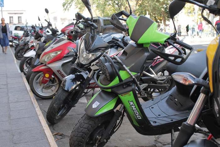 Si adeudas de tu moto 2 mil 117 pesos, pagarás solo 985 pesos con programa “Emplaca tu moto”