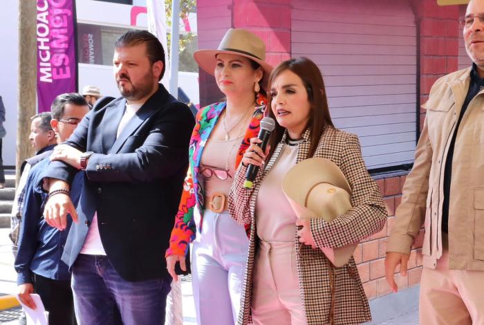 ‘Si los perros ladran es que vamos muy bien’, Grecia Quiroz responde a ataques