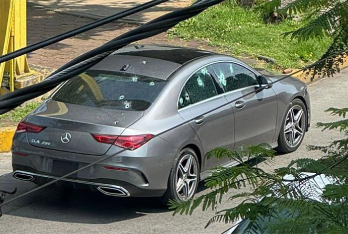 Sicarios en moto asesinan a un automovilista en el Paseo Lázaro Cárdenas