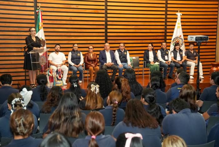 Siéntanse arropados por la UMSNH, señala Yarabí Ávila a estudiantes que iniciarán su servicio social