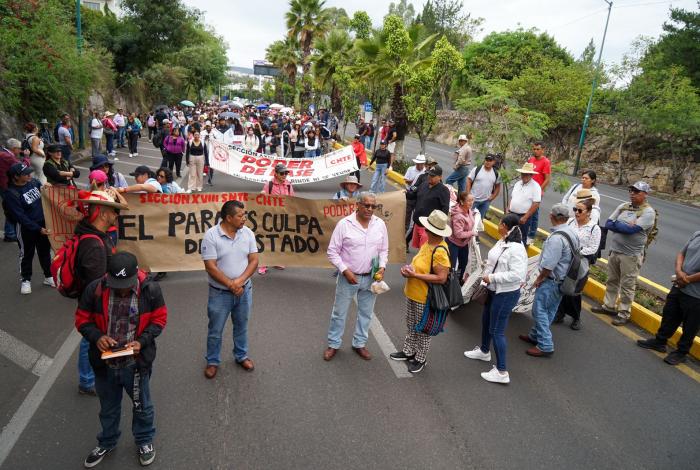 Sigue plan de protesta de CNTE entre reuniones y ampliación de plantón