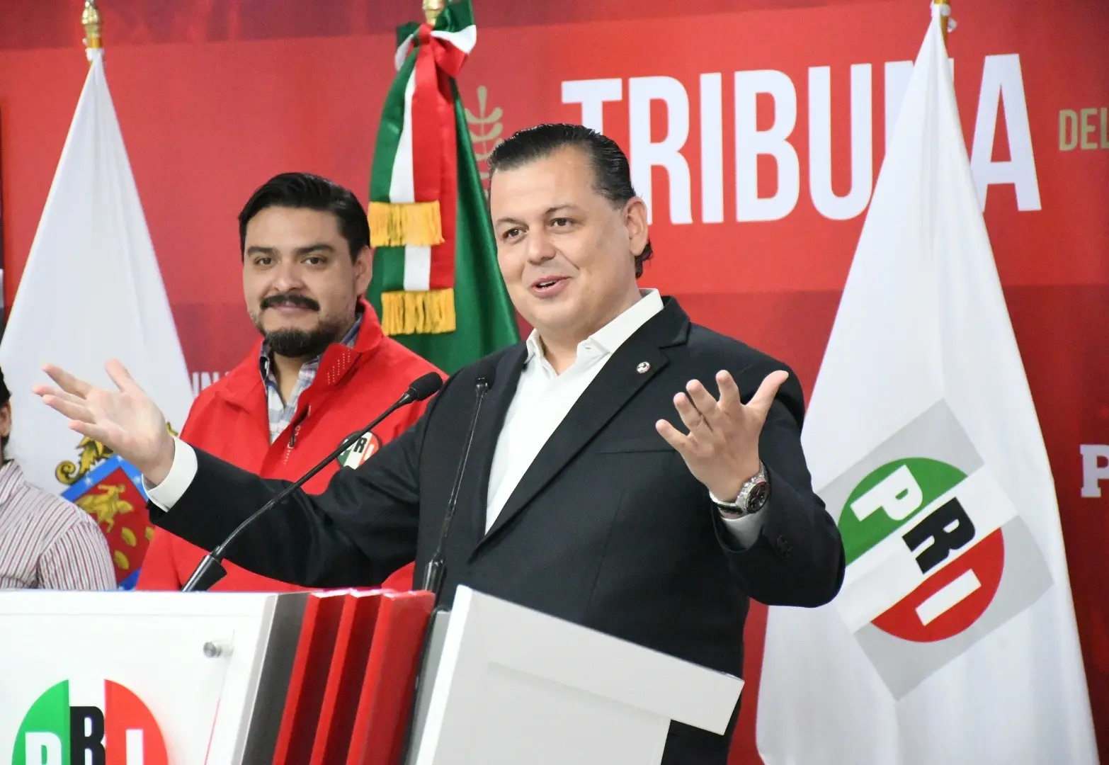 Silvano estaría exento de delitos si se hubiera afiliado a Morena, afirma Memo Valencia