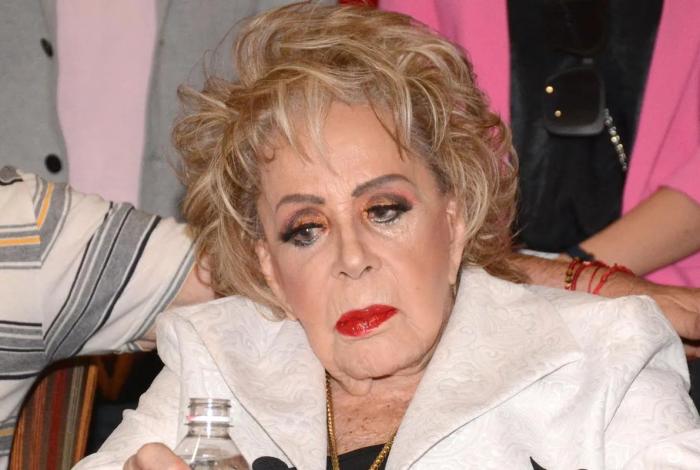 Silvia Pinal: Relatos del declive de una diva del cine