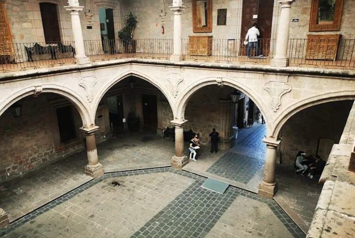 Sin fechas ni vocación definida, avanza remodelación del Palacio Municipal