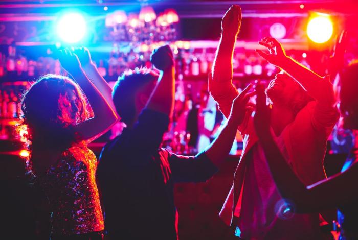 Solicitan antros, bares y salones de fiestas permisos para eventos navideños