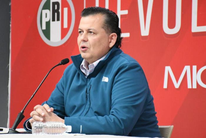 Solo el PRI se atreve a alzar la voz por víctimas del crimen organizado en Michoacán: Memo Valencia