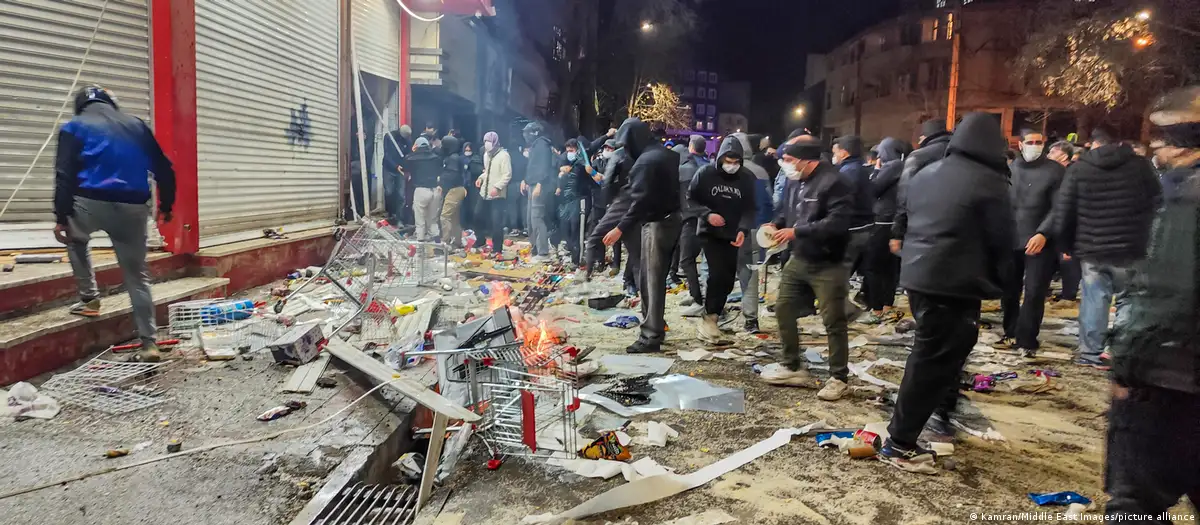 Son al menos 45 muertos, tras manifestaciones en Irán