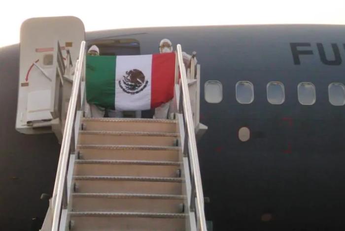 SRE evacúa a 18 mexicanos de Irán a Azerbaiyán