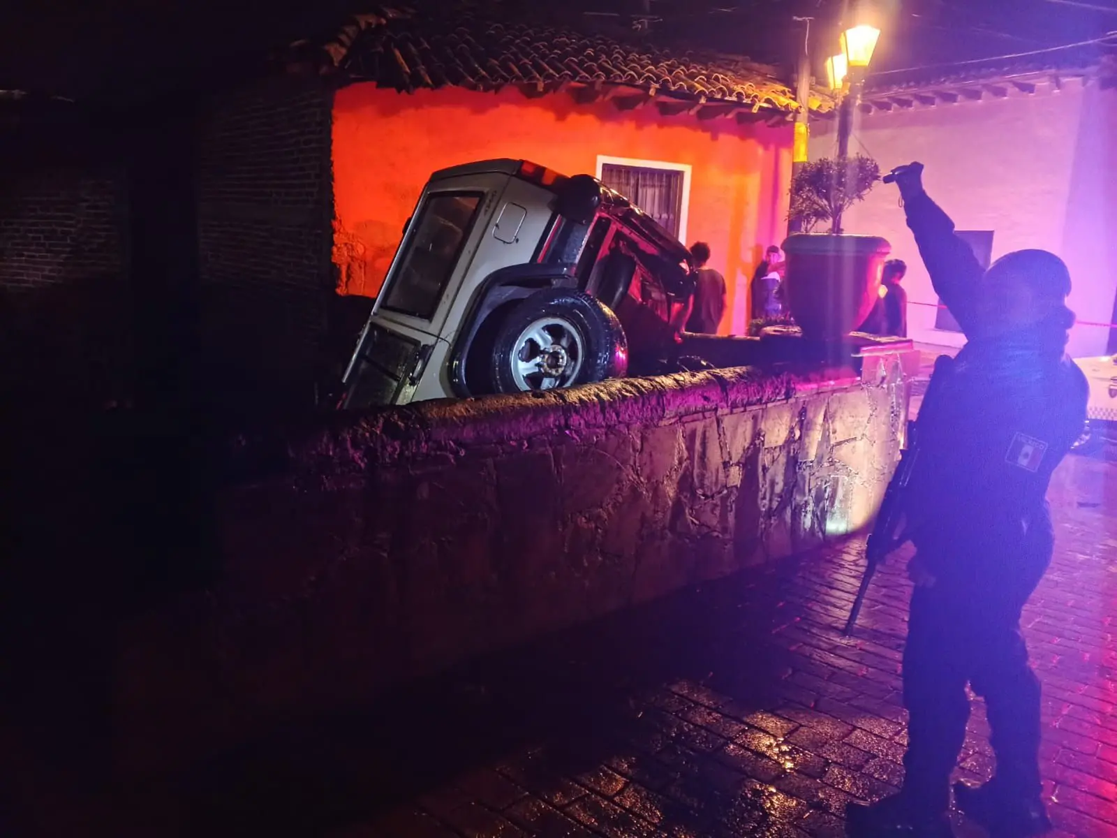 SSP auxilia a la población por inundaciones en Ecuandureo