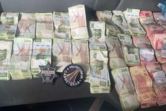 SSP detiene a hombre que viajaba con más de 660 mil pesos