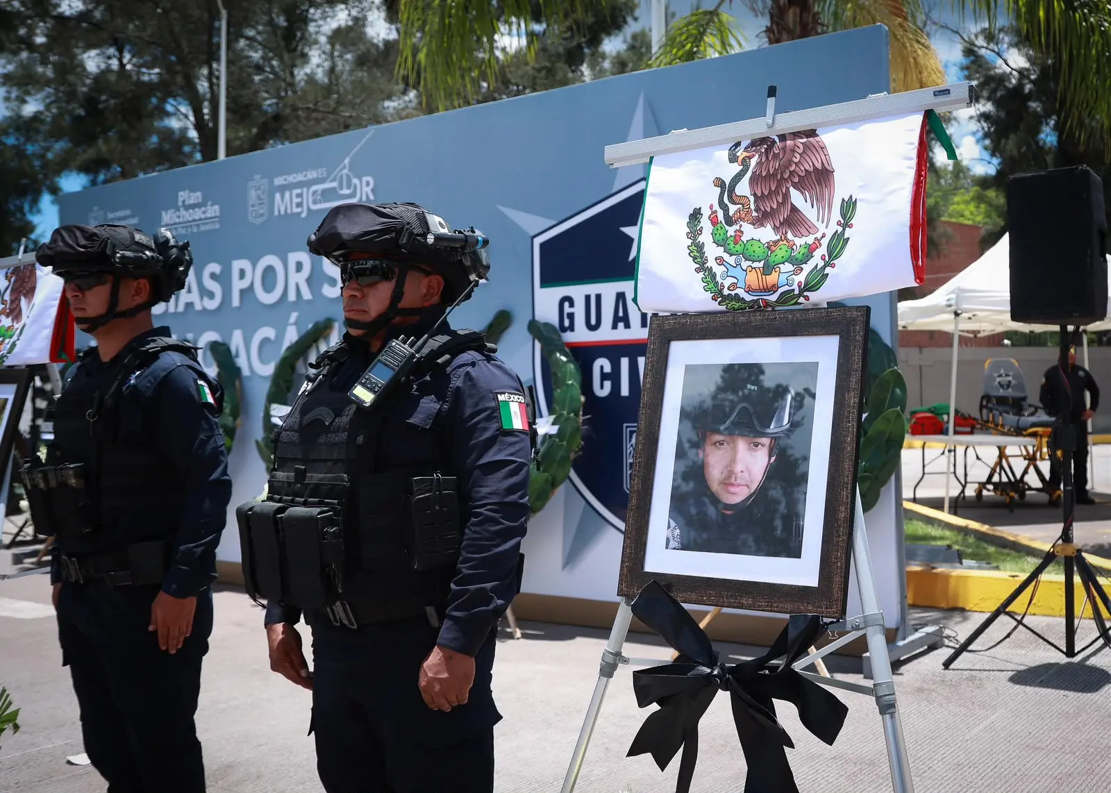 SSP rinde homenaje póstumo a 5 elementos de la Guardia Civil caídos en cumplimiento de su deber