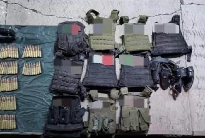 SSP y Defensa aseguran arsenal con barret, ametralladoras y granadas en Aguililla