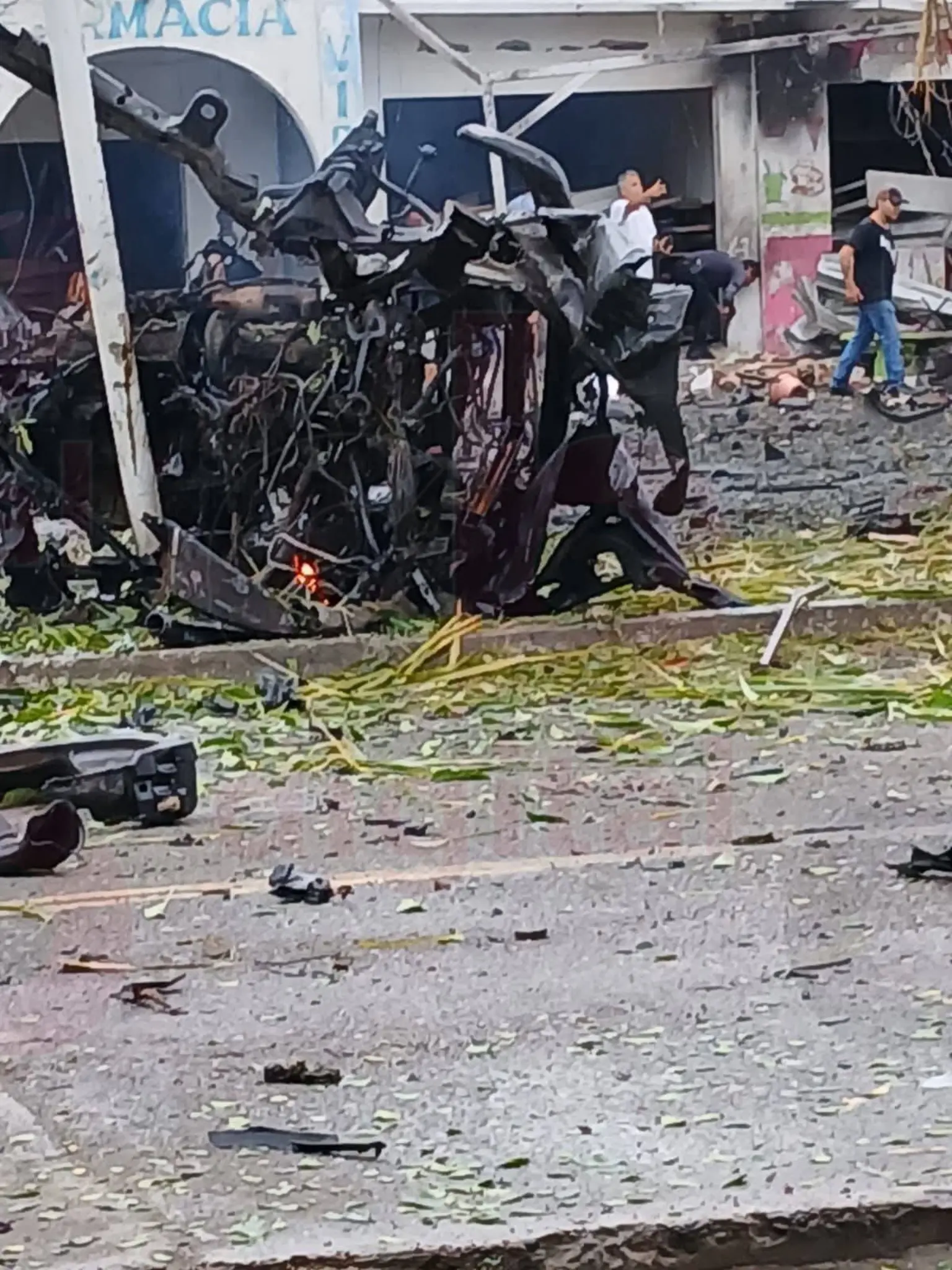 Sube a dos la cifra de muertos tras estallido de coche bomba en Coahuayana