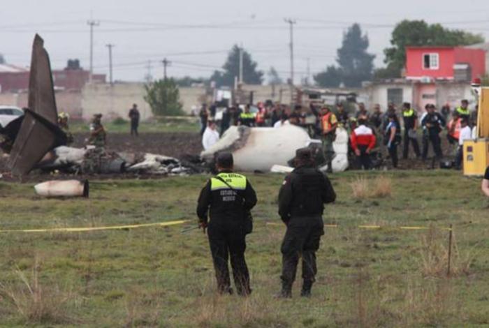 Suben a siete los fallecidos tras la caída de una avioneta en el Estado de México; 3 eran niños