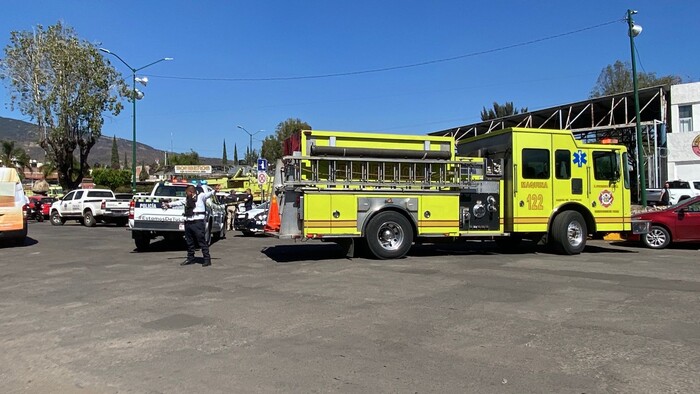 Sufre infarto y mu3re frente a la base de Bomberos Municipales