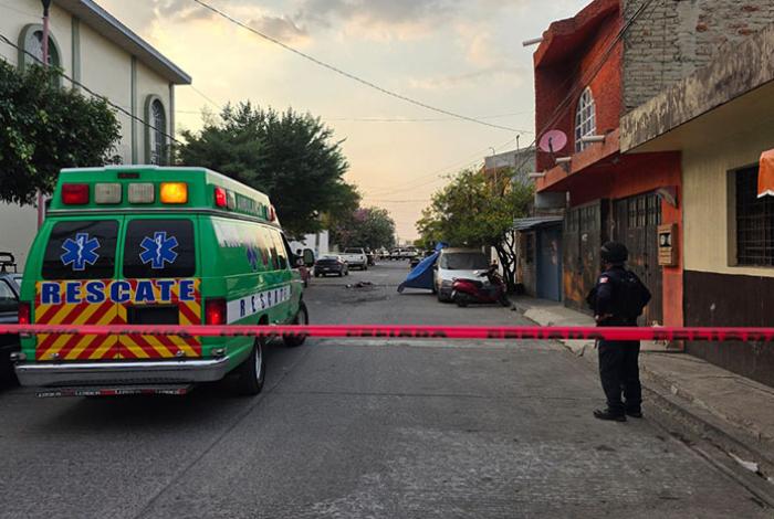 Sujeto armado le da un balazo en una pierna a un hombre y huye, en Jacona