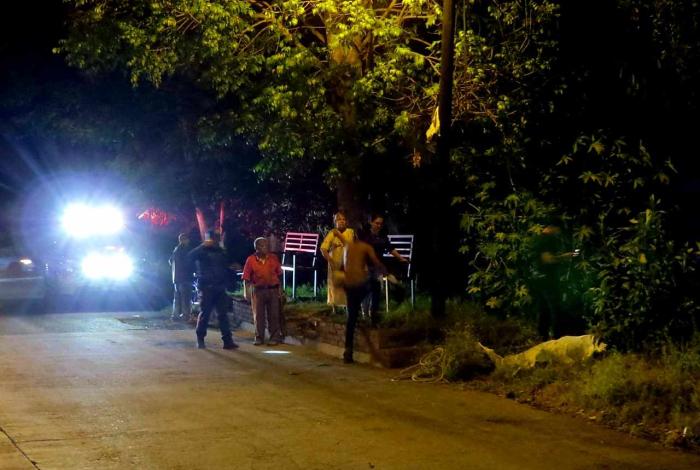Sujeto muere ahogado al caer a canal de aguas negras, en colonia Río Volga
