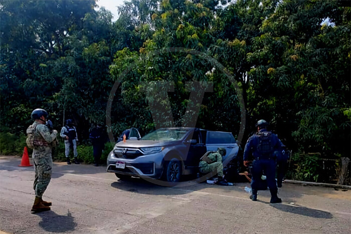 Sujetos armados agreden a guardias nacionales en Lázaro Cárdenas; repelen el ataque, los hieren y detienen