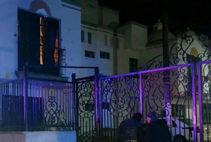 Sujetos desconocidos atacan 2 inmuebles en Jacona