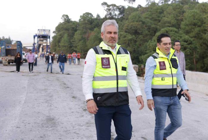 Supervisa Bedolla ampliación de la autopista Siglo XXI tramo Zirahuén-Uruapan