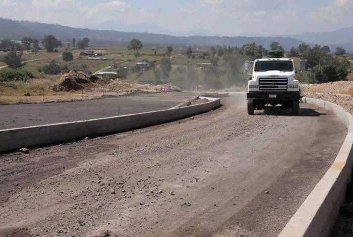 Supervisa Bedolla ampliación de av. Amalia Solórzano; registra avance del 65%