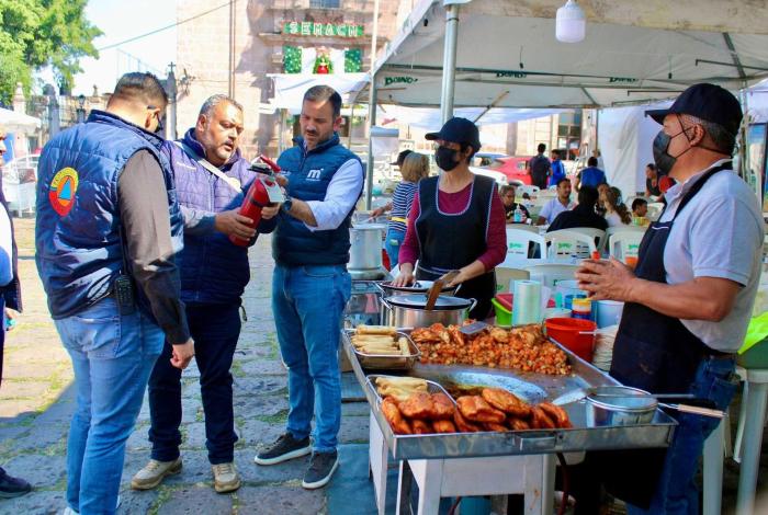 Supervisa Yankel Benítez establecimientos de Fiestas Guadalupanas