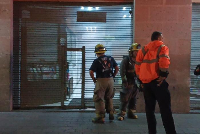 Supuesto incendio en Plaza de la Tecnología moviliza cuerpos de rescate, en Morelia