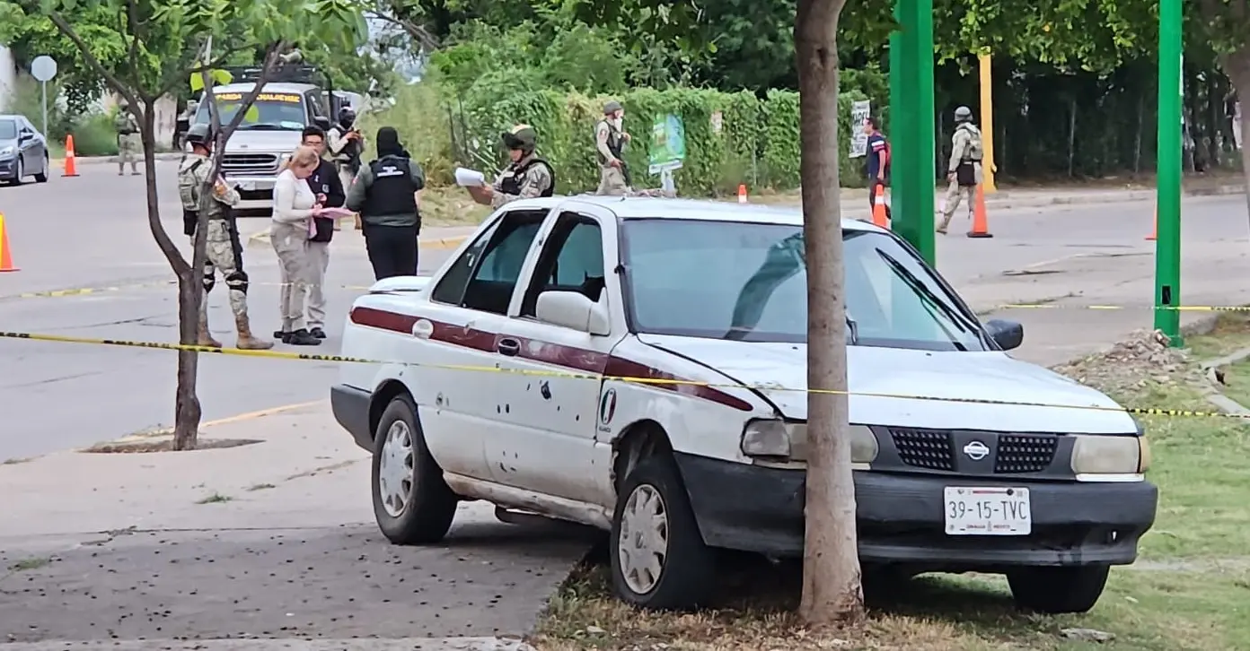 Taxista es asesinado a balazos mientras circulaba en las calles de Culiacán