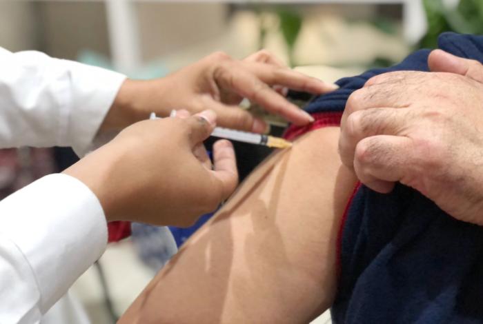 ¿Te falta alguna vacuna? Estas son las que debes tener, según tu edad