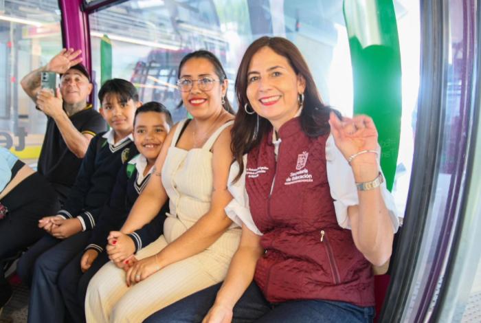 Teleférico de Uruapan mejora la vida diaria de estudiantes: Gabriela Molina