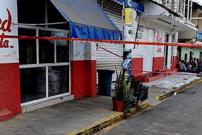 Tendero es asesinado a balazos dentro de su negocio, en Peribán