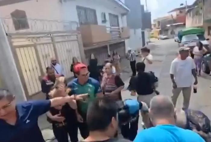 Termina en golpes asamblea interna de Morena en Uruapan