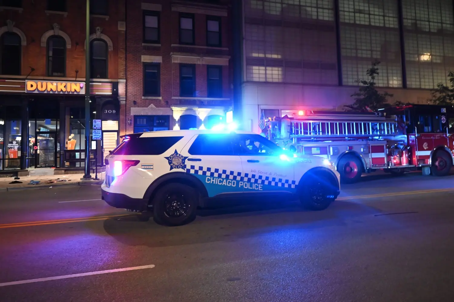 Tiroteo en un club nocturno de Chicago deja 4 muertos y 14 heridos