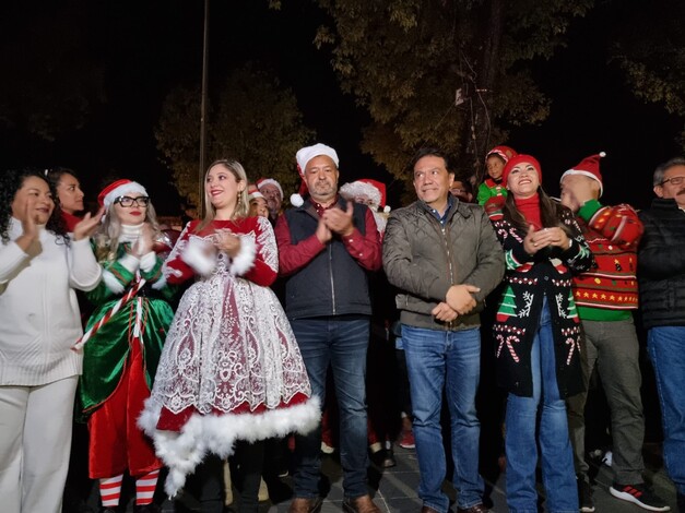 Tlahualiles y Danza de los Viejitos, plasmados en el Nacimiento Monumental de Pátzcuaro