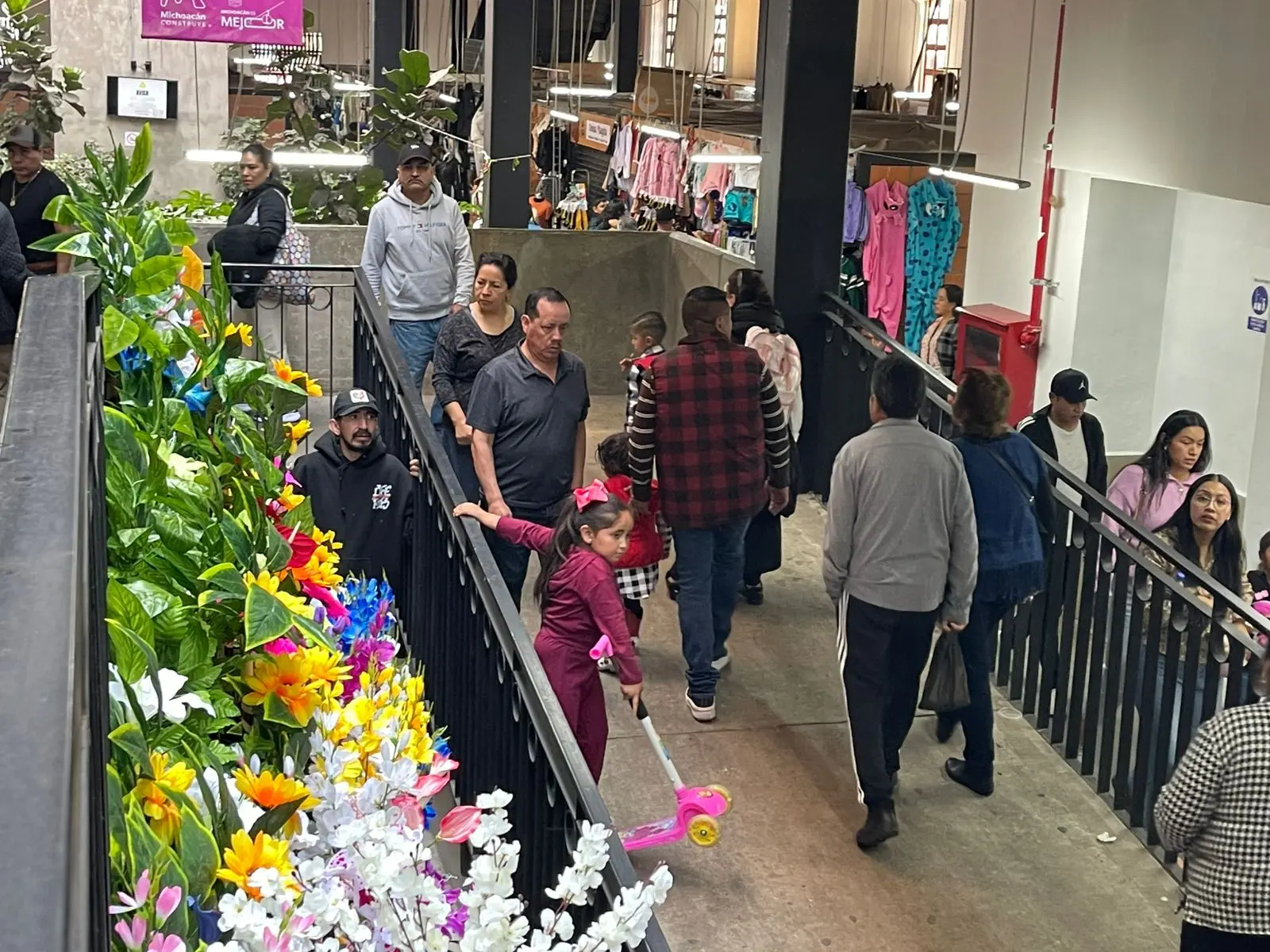 Todo un éxito el mercado de Pátzcuaro